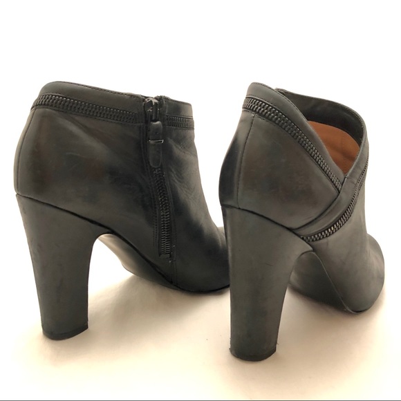 Via Spiga Leather Ankle Boots, Black w/Zip, sz 8 - Picture 8 of 8